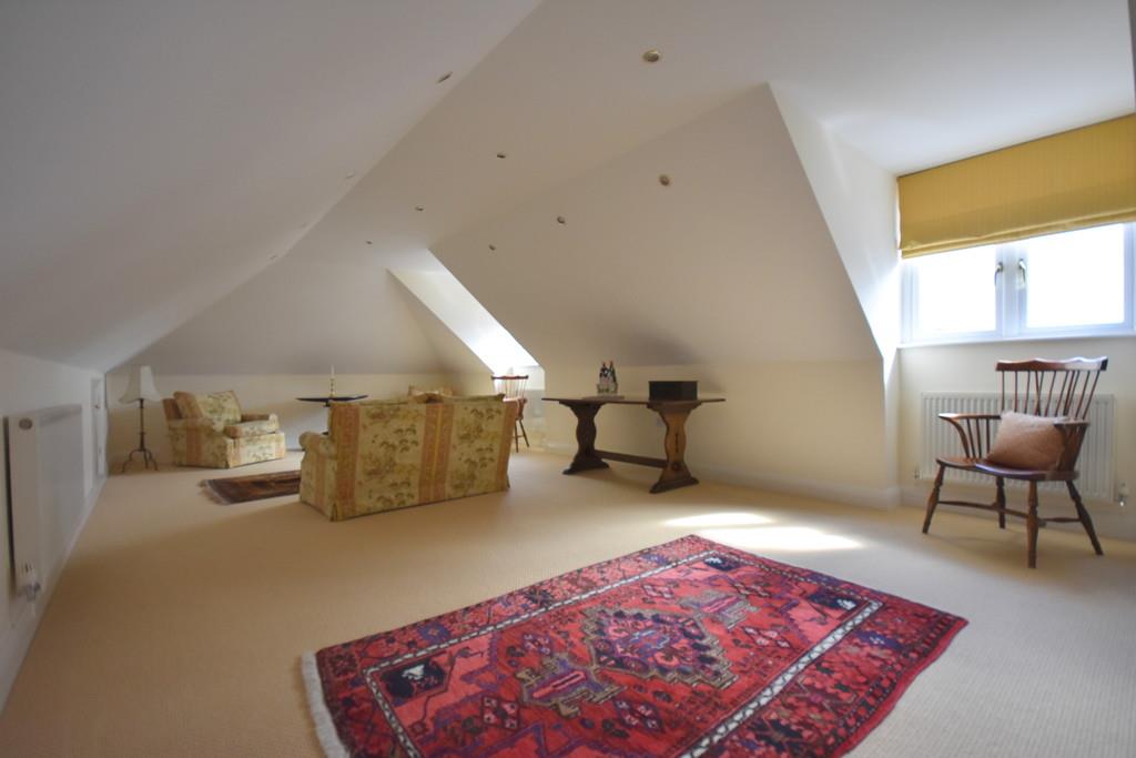 2 The Oaklands, Pen-Y-Turnpike Road, Dinas Powys, CF64 4HH